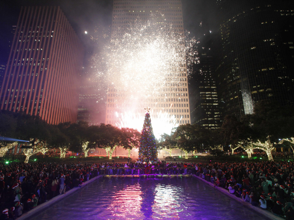Reliant Lights Mayor’s Holiday Spectacular in Houston