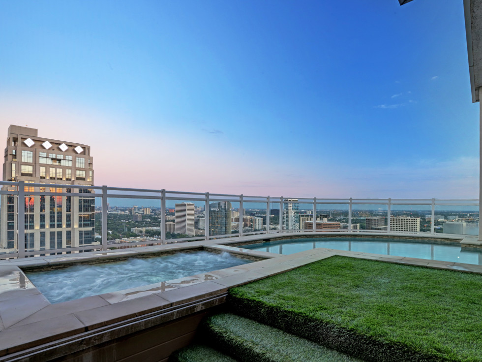 Astoria penthouse Houston