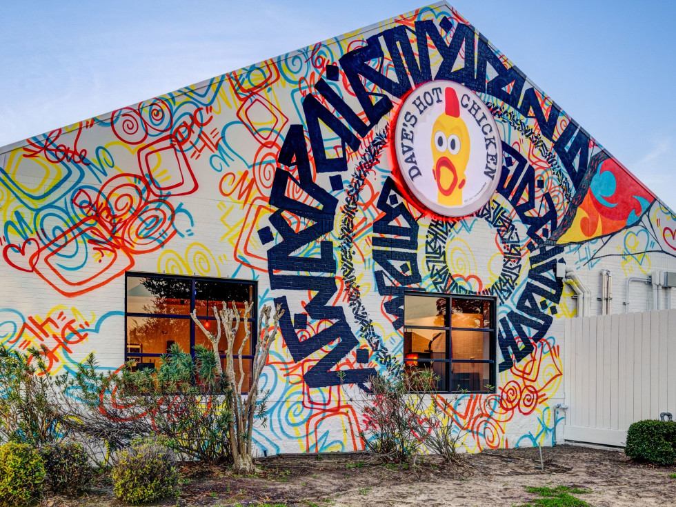 Dave's Hot Chicken East Houston exterior