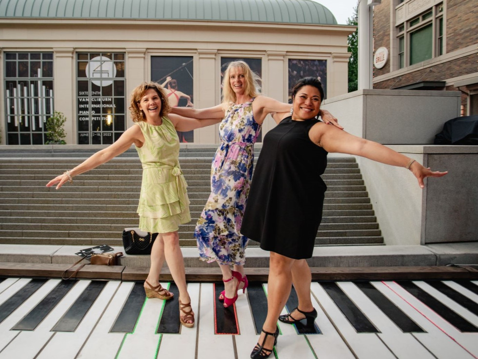 Jan Falcona, Sherry Hudson, Arisa Sunio