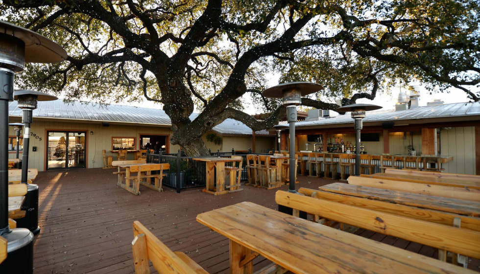 New San Antonio bar and grill plans Texassized grand opening