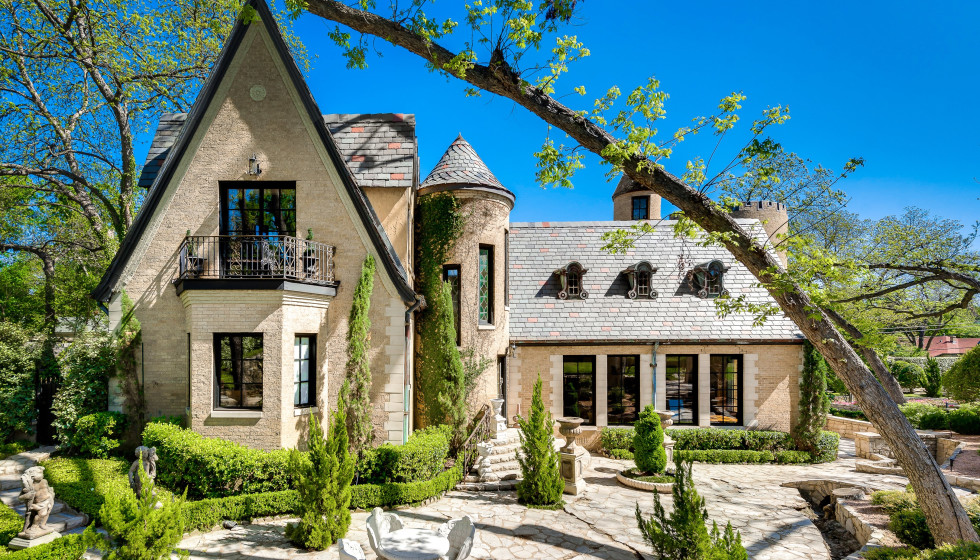 Lakewood estate of mayor known as 'Mr. Dallas' hits market for 2.9M