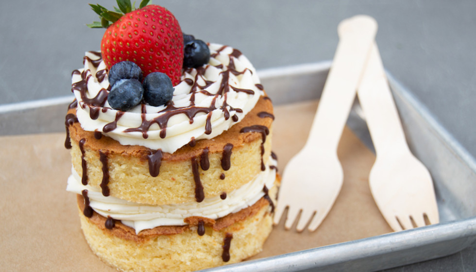 New distributors at Plano meals hall tempt with cakes, fried hen, pizza
