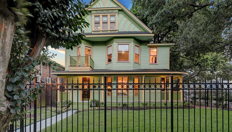 Historic Victorian landmark Montrose residence graces current market at .1M
