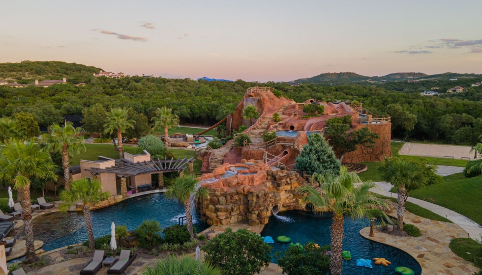 Spurs superstar's splashy estate with waterpark hits market for $19.5M - Vimarsana News