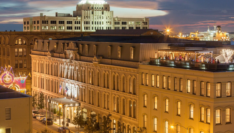 Historic Galveston hotel undergoes major makeover by Dallas designers - Vimarsana News