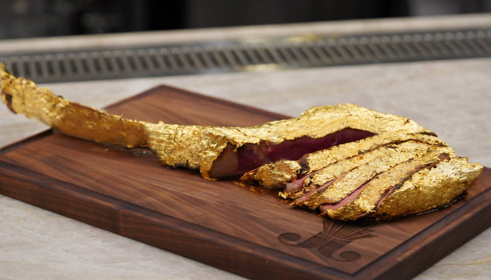 New movie-themed restaurant dazzles Galleria with gold-wrapped steak - Vimarsana News