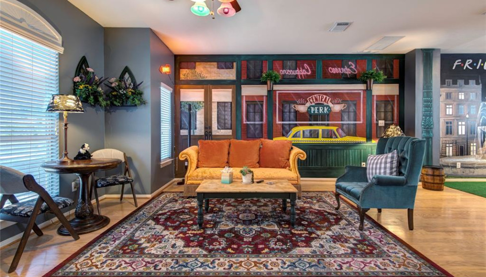 Houston Friends-themed townhouse offers everything but the duck - Vimarsana News
