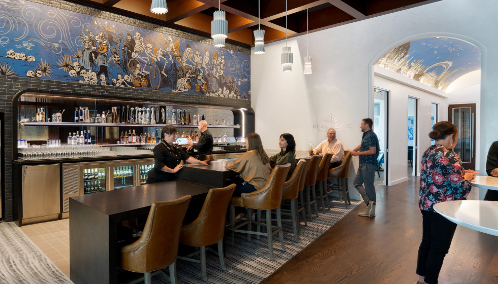 Houston restaurateur shakes up downtown with new tequila-fueled spot - Vimarsana News