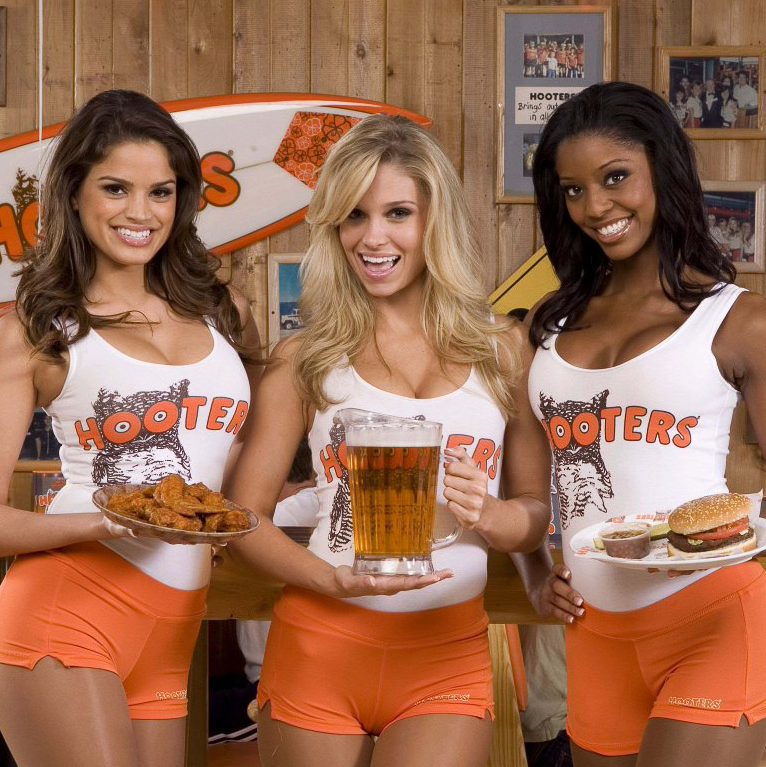 Hooters Milf