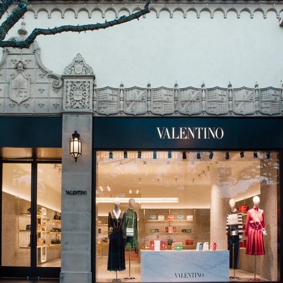 Chic Dallasites strut out for Valentino boutique grand opening ...