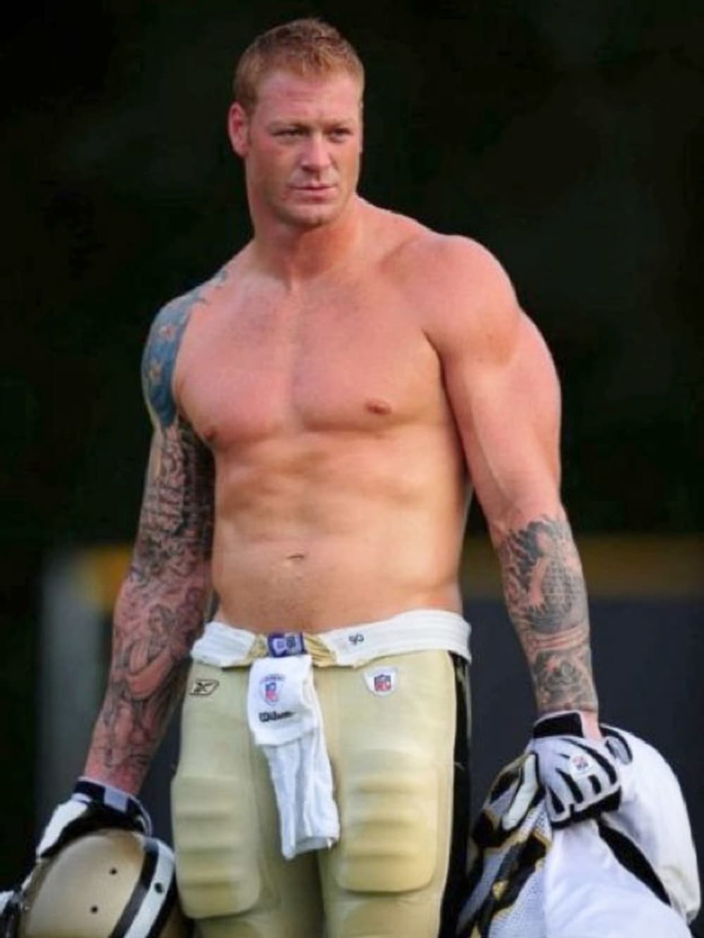 Hard up tight end: Jeremy Shockey trolls for Internet love