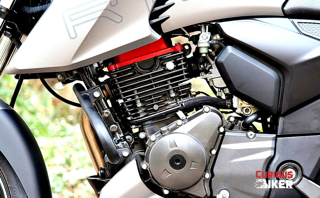 বাইকের উত্তপ্ত ইঞ্জিনে ঠান্ডা পানির প্রভাব