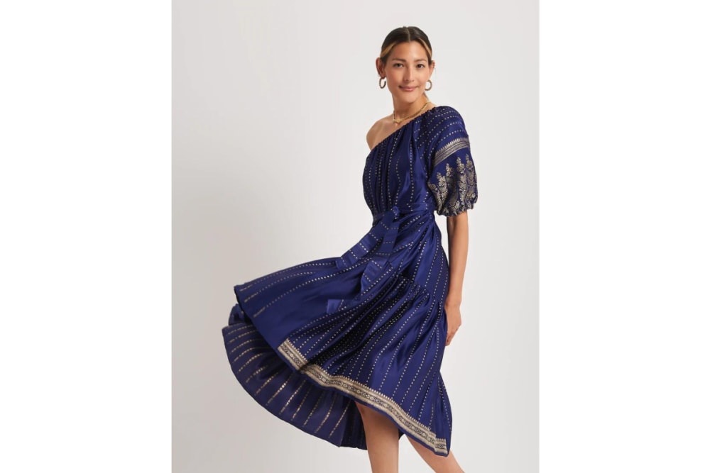 eluroom Ausus - vintage silk sari sapphire blue modelled