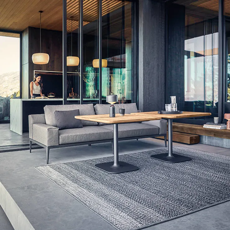 Grid Relaxed Dining by Gloster Curran CurranOUTDOOR