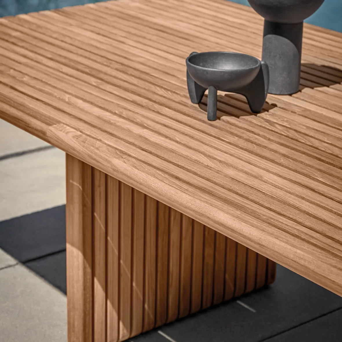 Deck by Gloster Curran CurranOUTDOOR