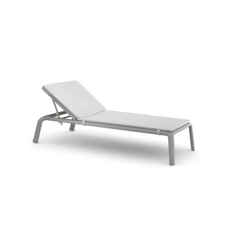 Dedon seashell lounge chair 2025