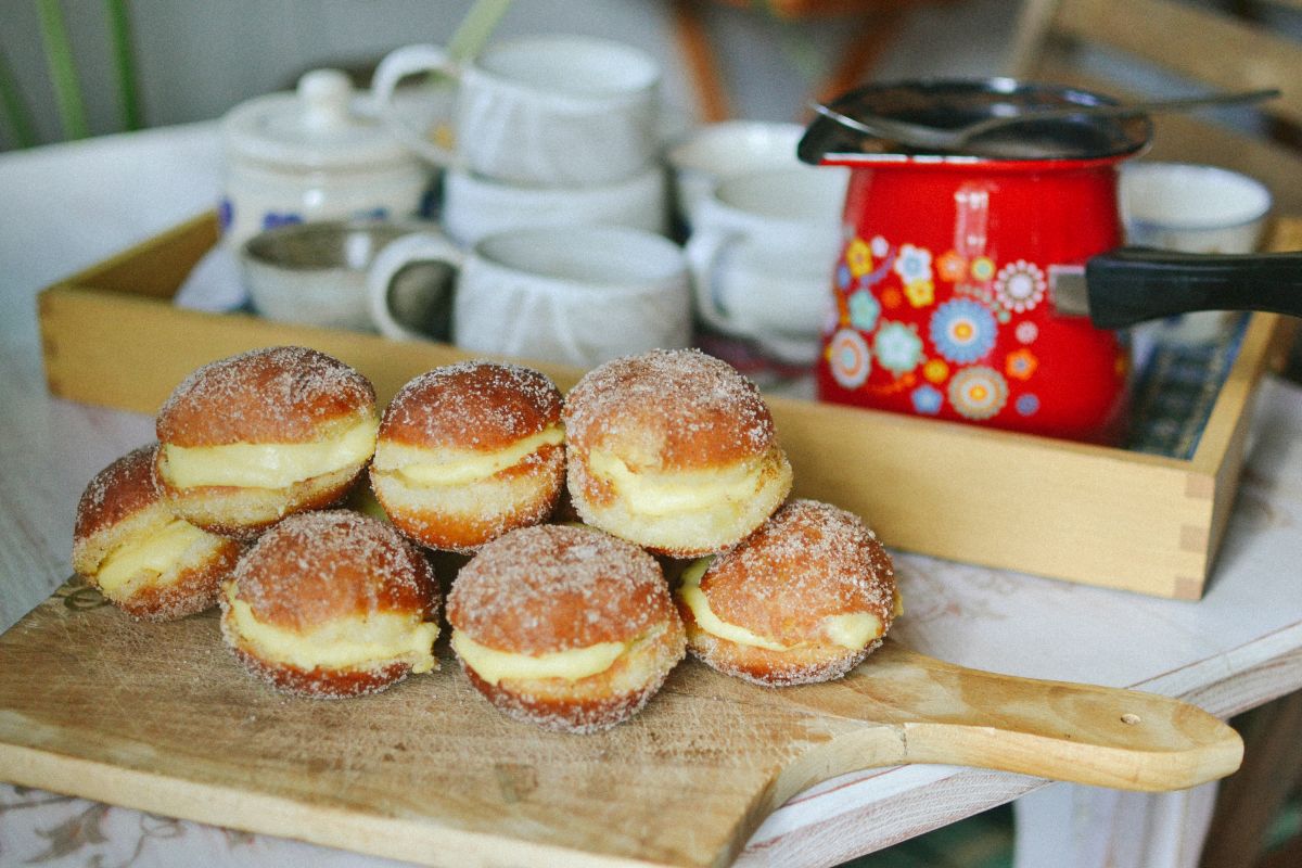 Bola de Berlim - Portuguese donuts filled with vanilla cream