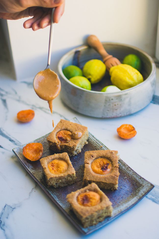 vegan-apricot-cake