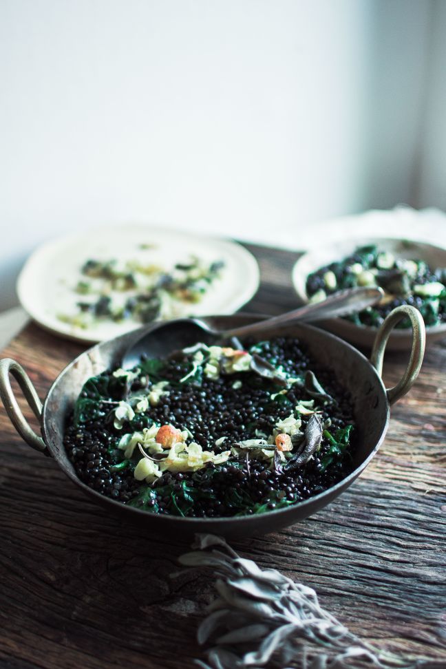 Black lentils with sage and garlic