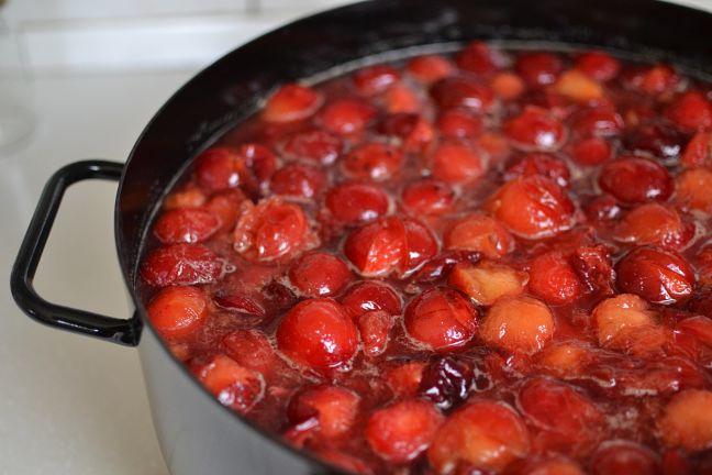 greengage jam in the process