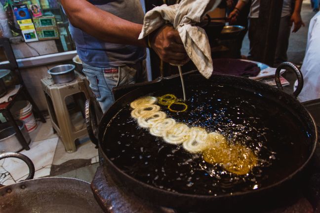 Kako se pripravlja jalebi.