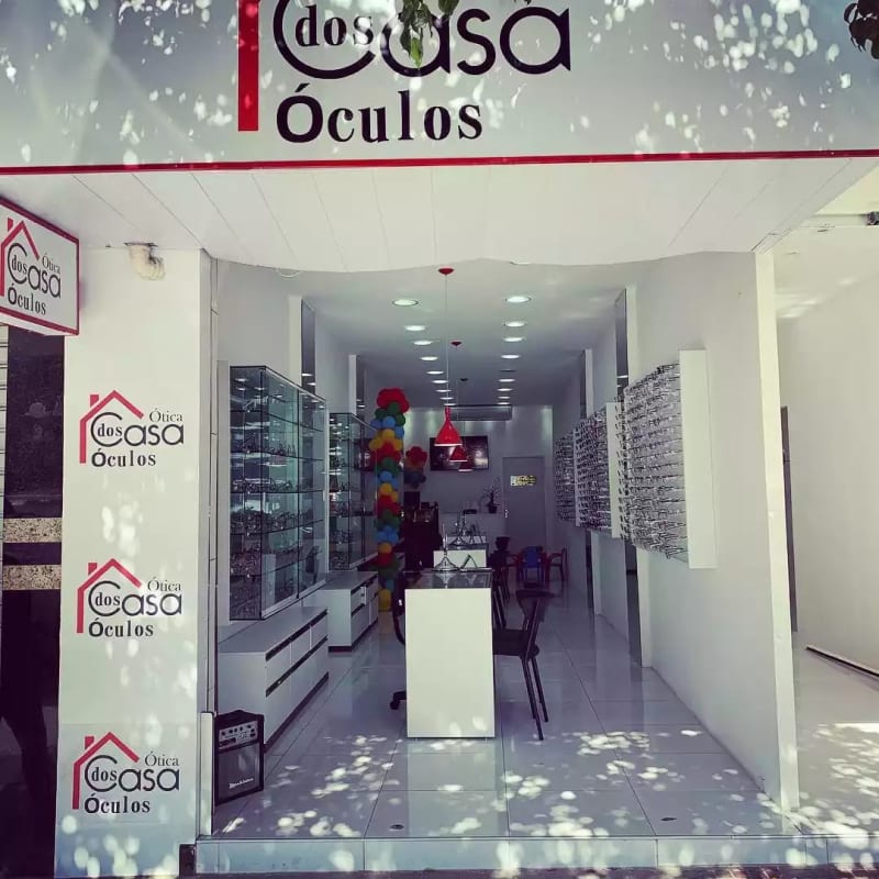Entrada da loja com vitrine