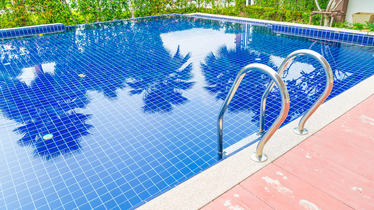 Cara Merawat Kolam Renang Agar Tetap Jernih dan Bersih