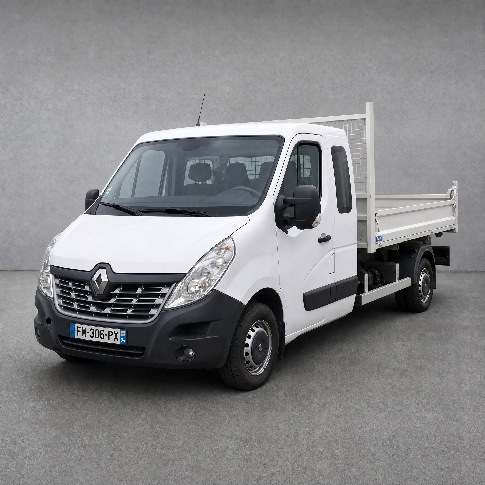 Renault Master à plateau, utilitaire pour charges longues, vue latérale