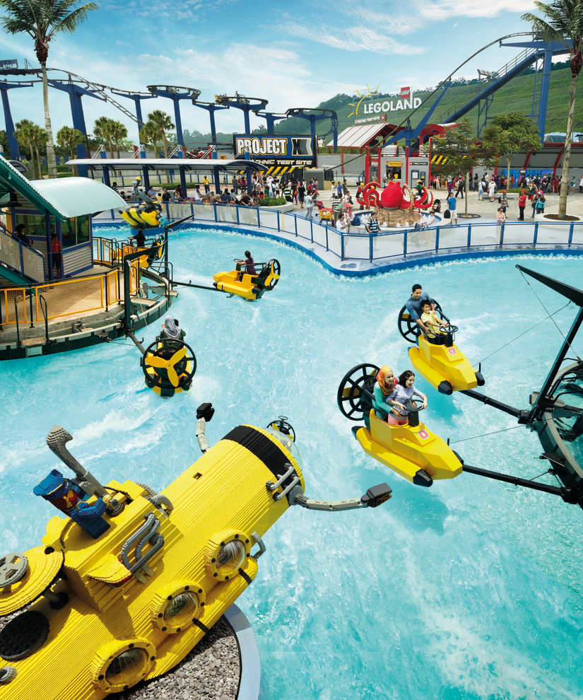 Riders will experience water bombs exploding as the ride spins around.