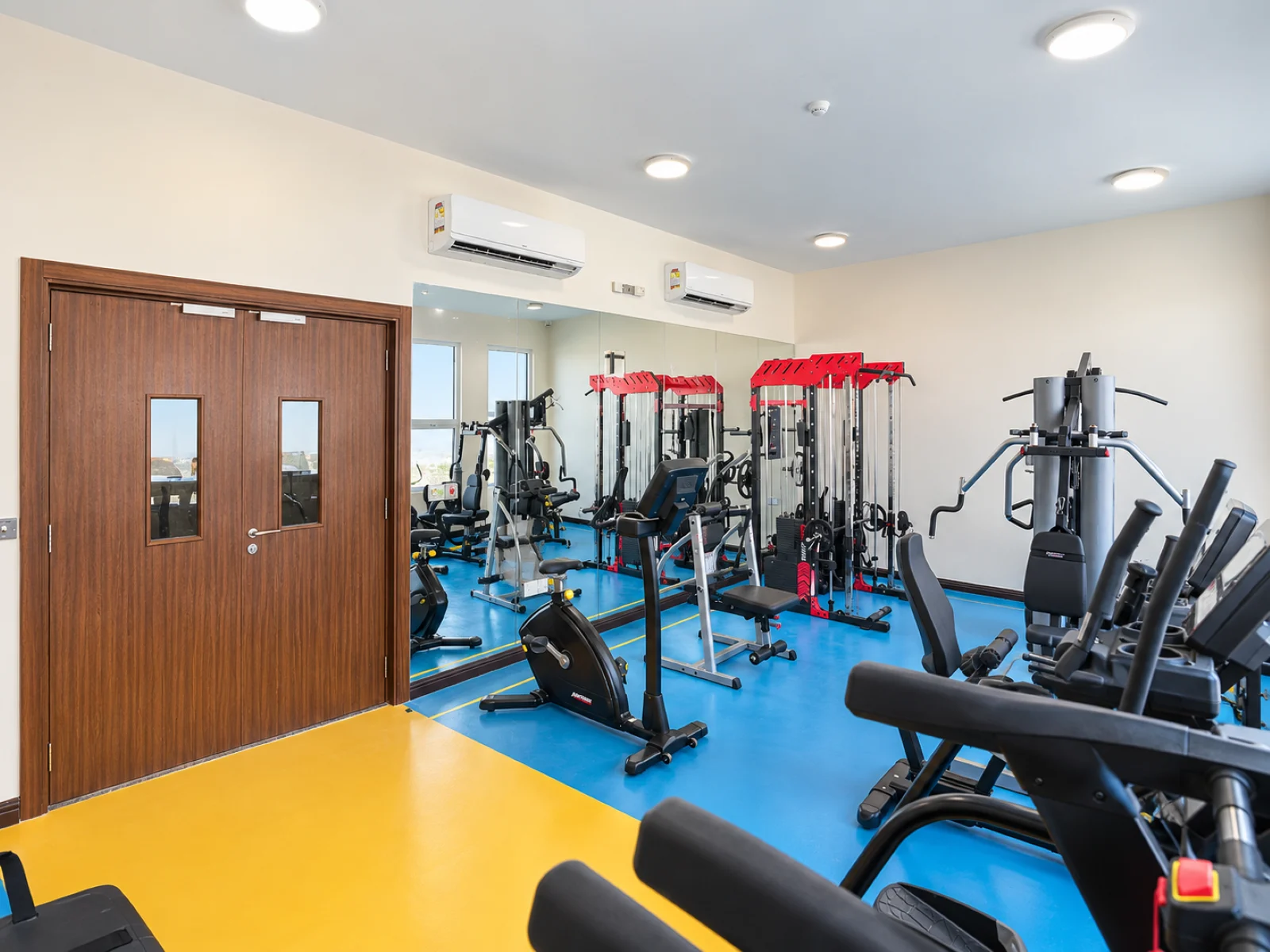 Bright Modern Gym Interior2