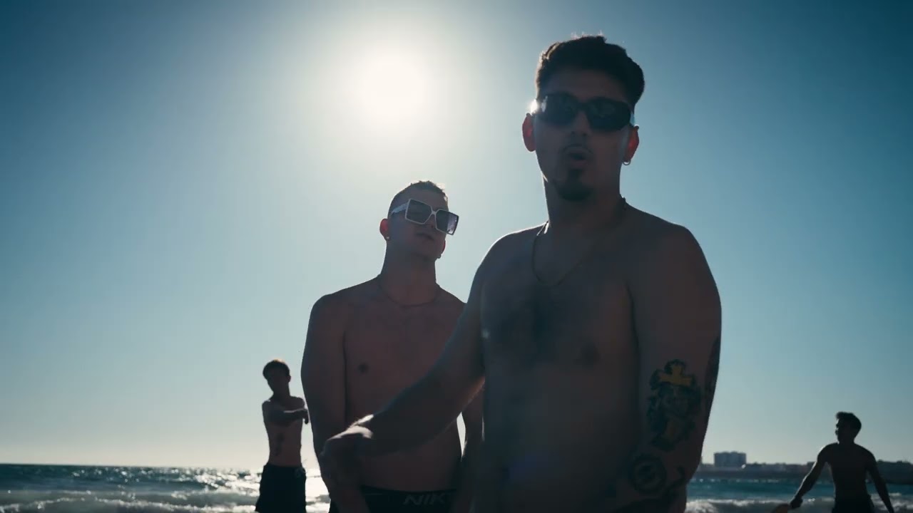 Imagen de LuV de Travis Trevor y Canoa | Videoclip en Cádiz