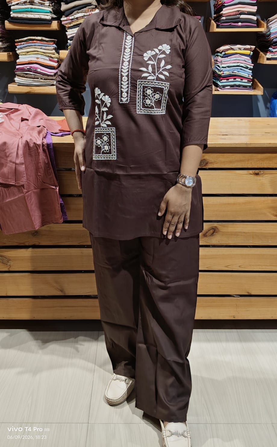 Women's Formal & Casual Rayon Short Kurta Pant Set with Box Embroidery