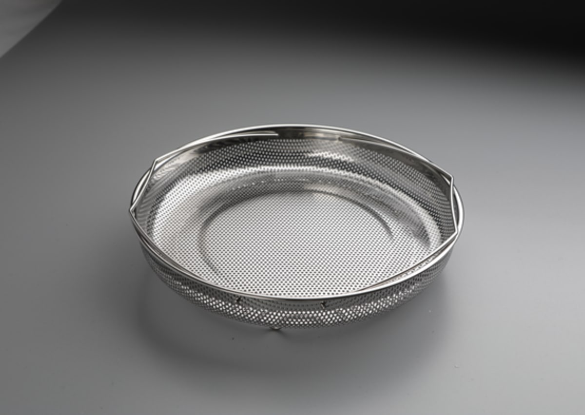 Stainless steel Punching Hole Basket 22cm - default