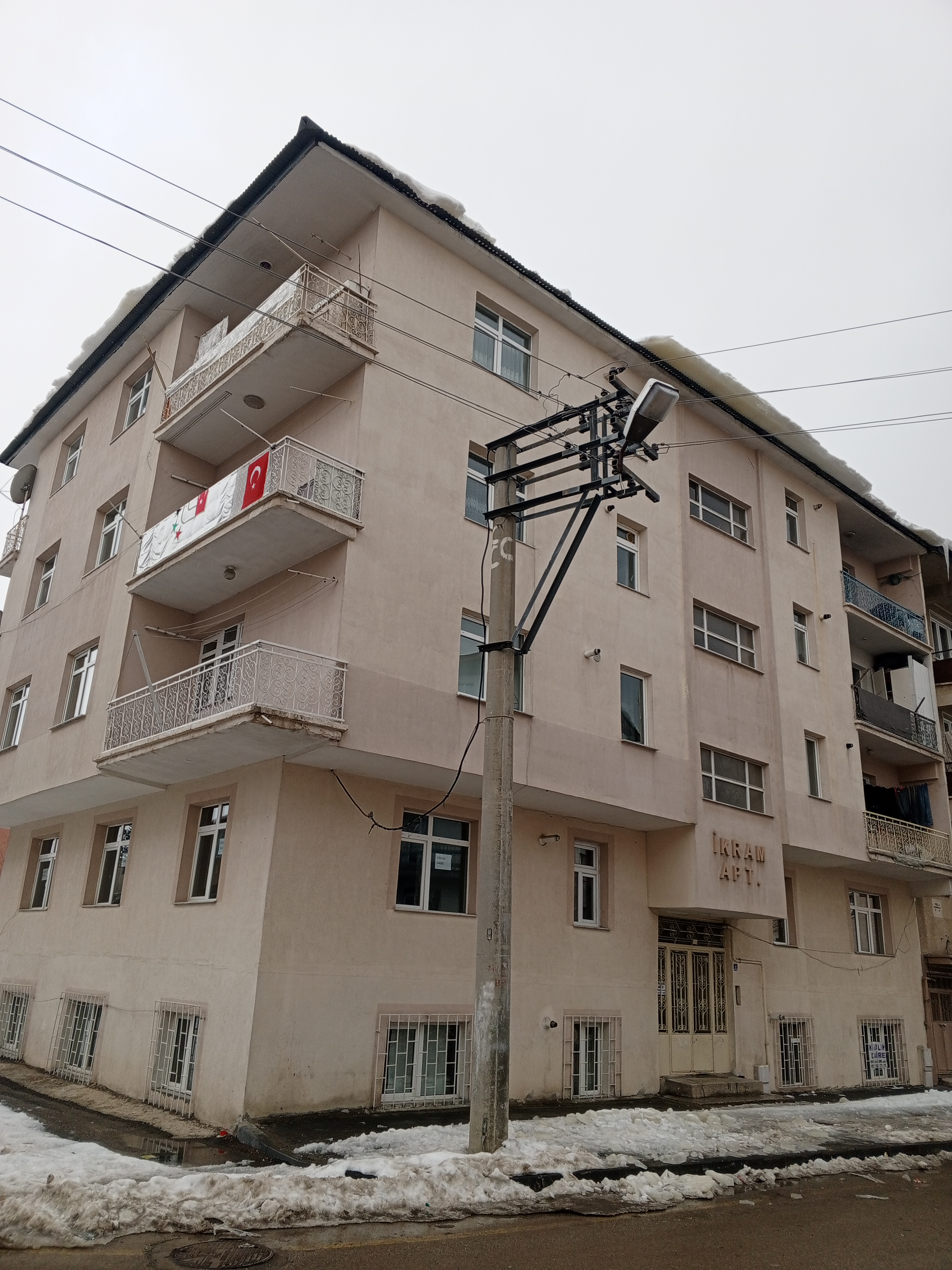 Satılık 2+1 Bodrum Yunusemre Mah.