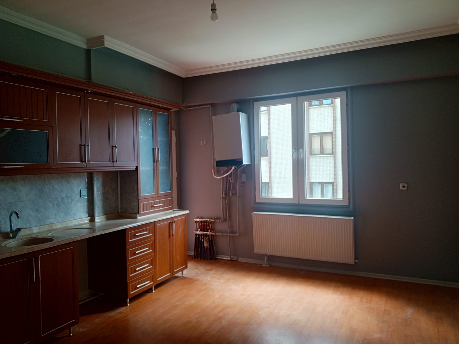 Kayakyolu Yunusemre Mahallesi’nde 3+1 Kiralık 160 m² Ferah Daire