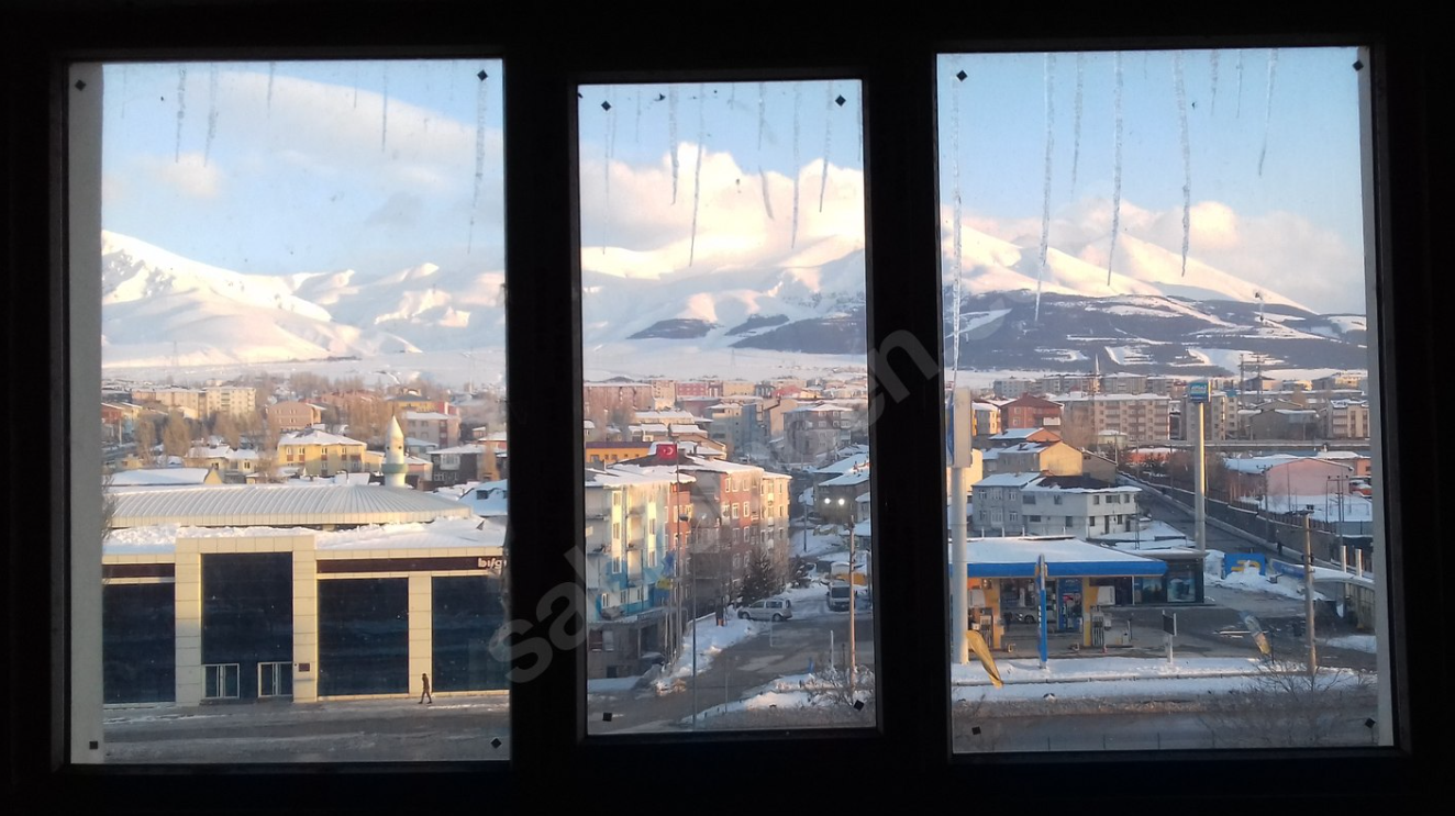 Palandöken Caddesi'nde Satılık 4+1 Güney-Doğu Cepheli Daire
