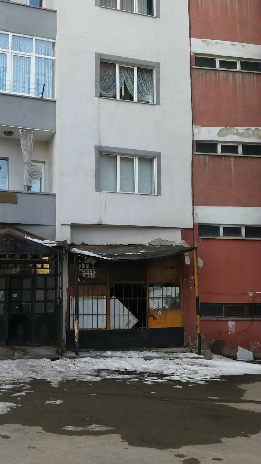 Yoncalık Merkezde 1000 m² Satılık ve Kiralık Geniş Depo