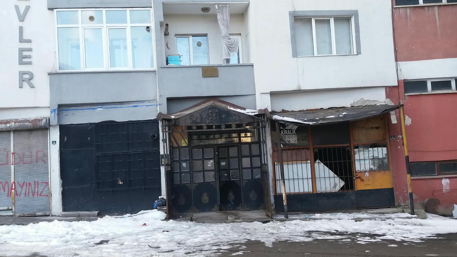 Yoncalık Merkezde 1000 m² Satılık ve Kiralık Geniş Depo