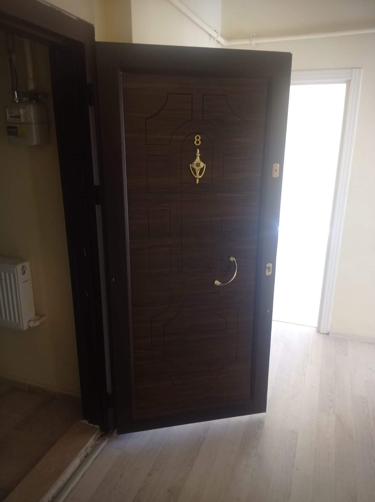Sıfır Ayarında Çok Temiz Dış Kapı - 7.500 TL