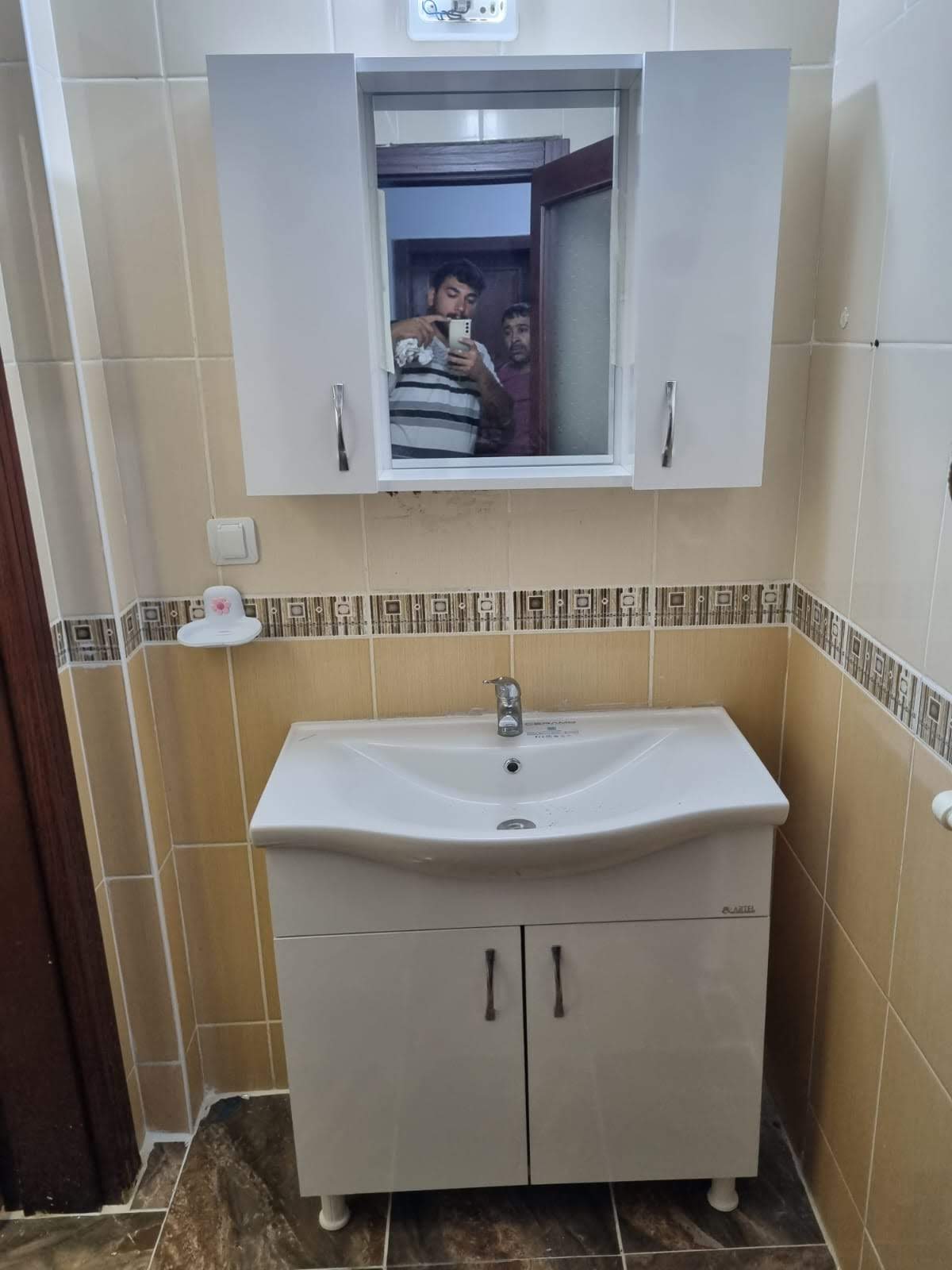 Modern Tasarım Eviyeli Banyo Dolabı - 60 cm ve 80 cm Seçenekleri