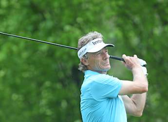 Langer eyeing history books at U.S. Senior Open