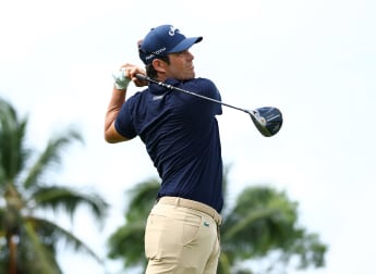 Nacho Elvira leads by one in Kenya after late fireworks