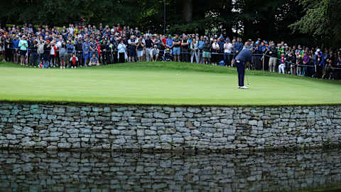 Shane Lowry putting