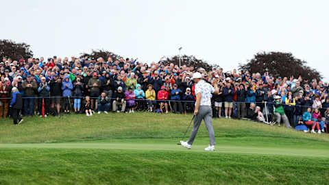 Séamus Power acknowledges the crowd