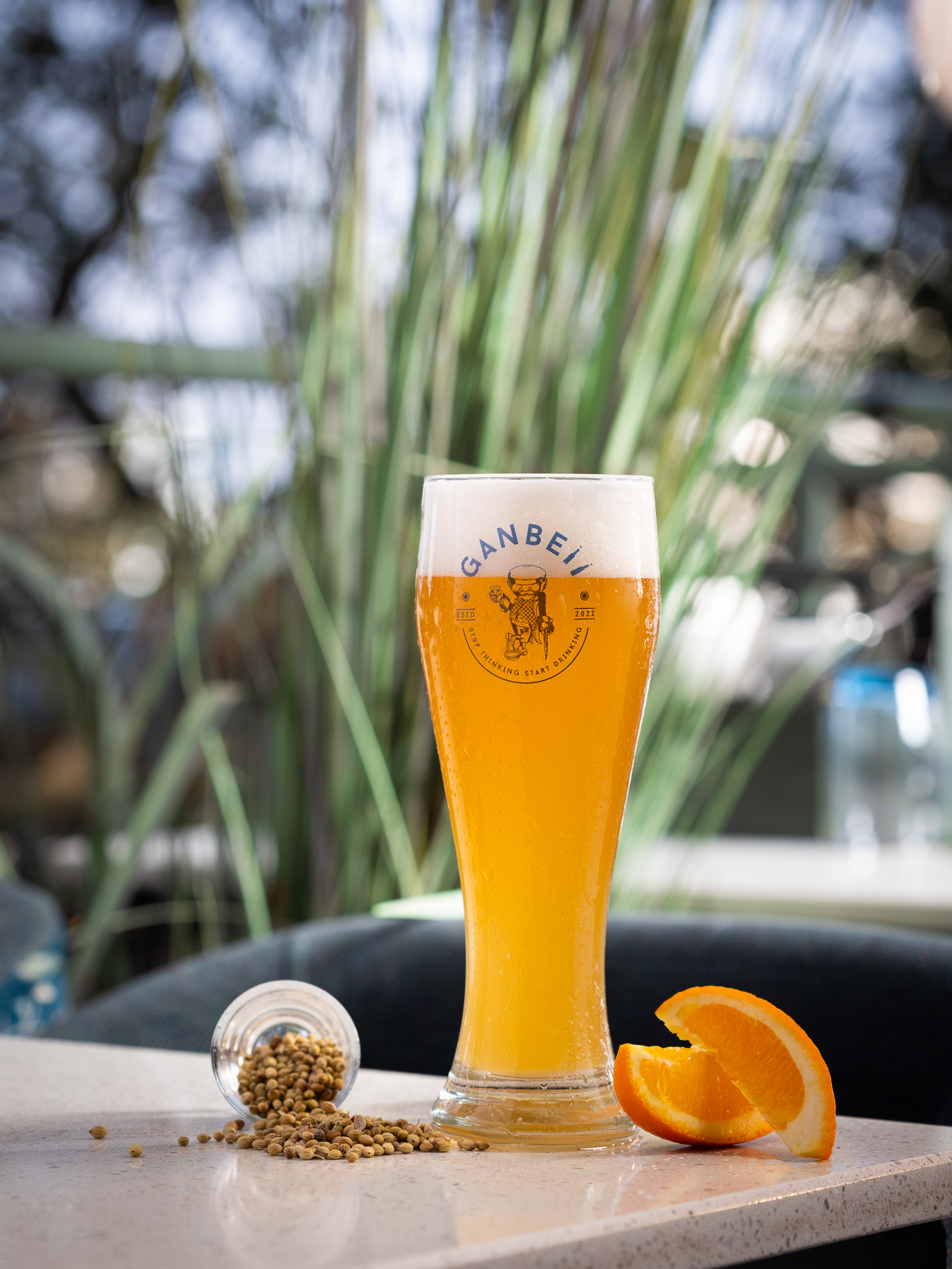 Craft Wheat Beer Pour