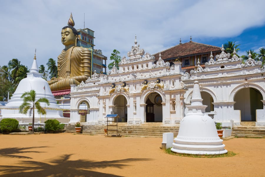 Entrance to Wewrukannala Buduraja Temple