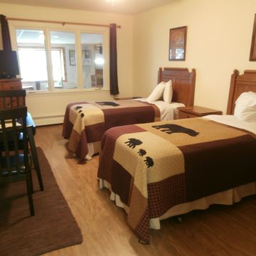 Two-Bedroom Hotel Rooms 3