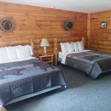 Beacons Studios South (Hazelhurst) - Two Queen Beds 1