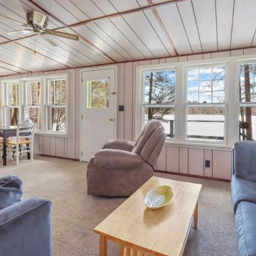 Northwoods Lakefront Retreat 4